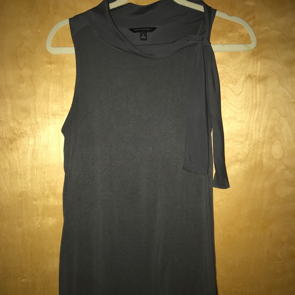 Banana Republic Sleeveless Blouse with Off-set Bow